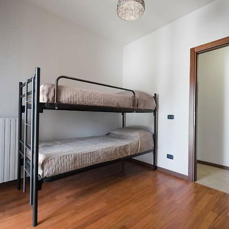 Ferienwohnung Ortaglia A2 Torri Del Benaco Exterior foto