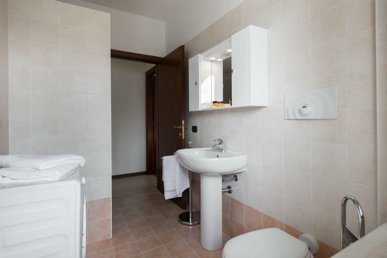 Ferienwohnung Ortaglia A2 Torri Del Benaco Exterior foto